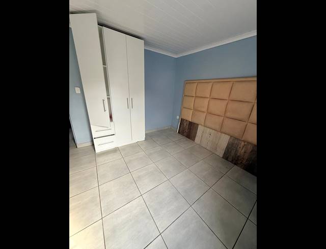 3 BEDROOM HOUSE FOR SALE IN NOMZAMO